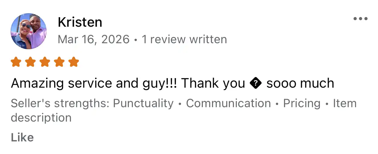 Screenshot of a short customer review on Facebook